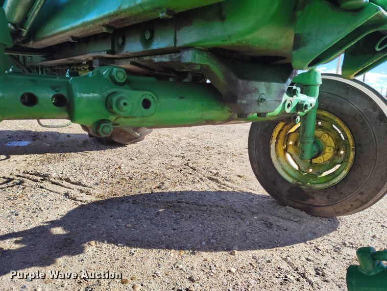 image for item IP9741 1962 John Deere 4010 tractor