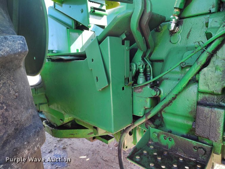 image for item IP9741 1962 John Deere 4010 tractor