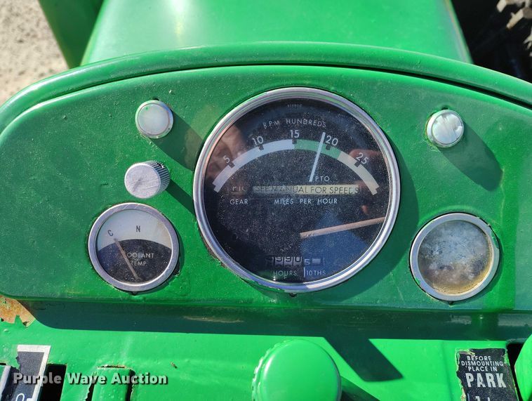 image for item IP9741 1962 John Deere 4010 tractor