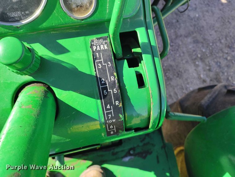 image for item IP9741 1962 John Deere 4010 tractor