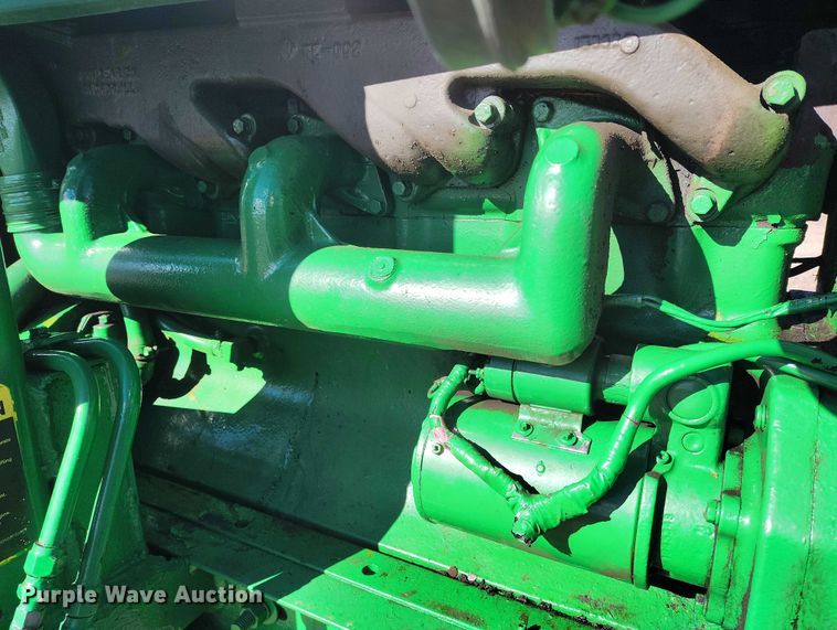 image for item IP9741 1962 John Deere 4010 tractor