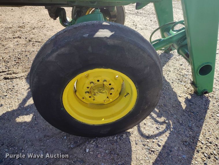 image for item IP9741 1962 John Deere 4010 tractor