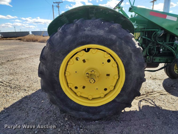 image for item IP9741 1962 John Deere 4010 tractor