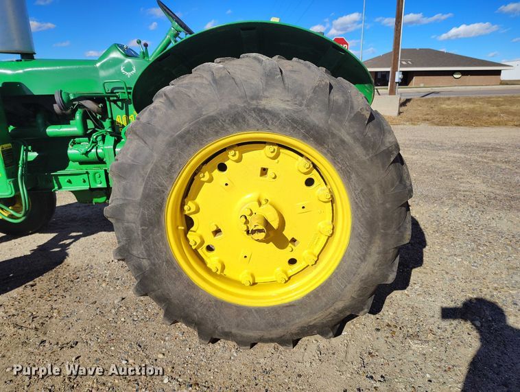 image for item IP9741 1962 John Deere 4010 tractor