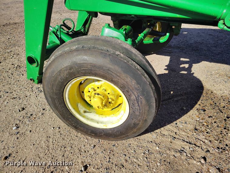 image for item IP9741 1962 John Deere 4010 tractor