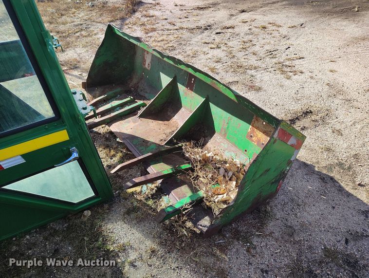 image for item IP9741 1962 John Deere 4010 tractor