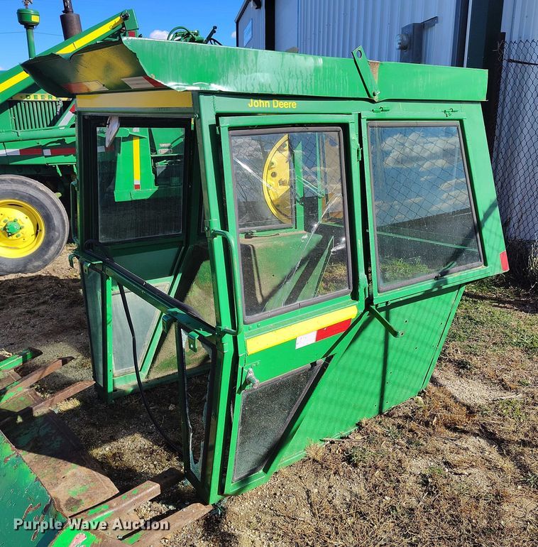 image for item IP9741 1962 John Deere 4010 tractor