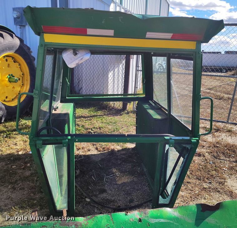 image for item IP9741 1962 John Deere 4010 tractor