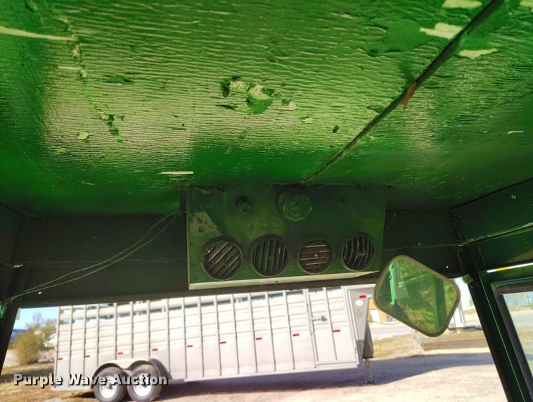 image for item IP9741 1962 John Deere 4010 tractor