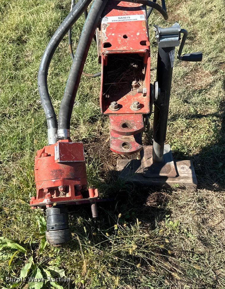 image for item NA9819 New Holland 16HS swather / windrower