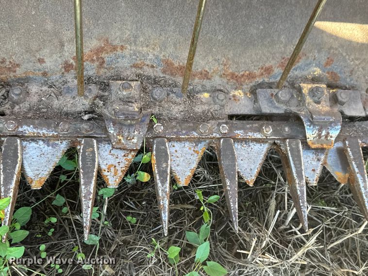 image for item NA9819 New Holland 16HS swather / windrower