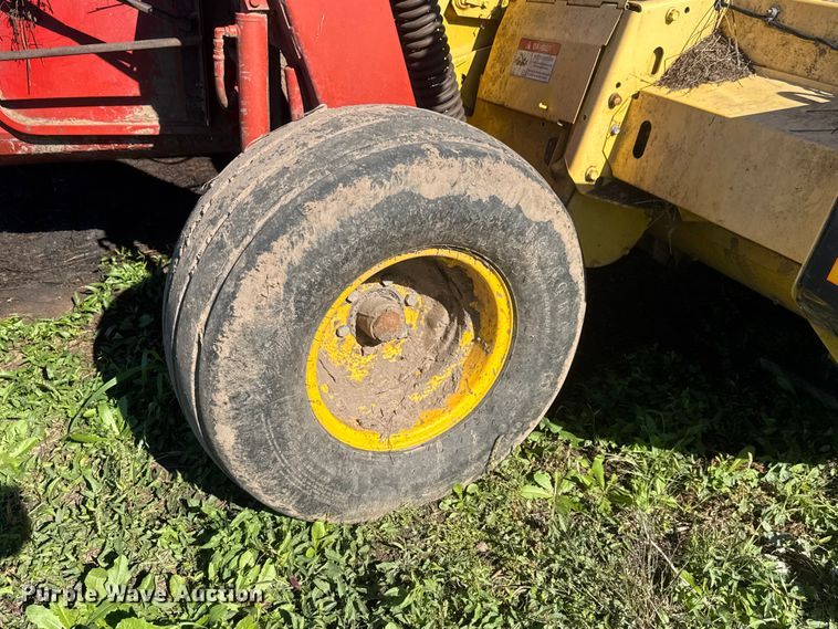 image for item NA9819 New Holland 16HS swather / windrower