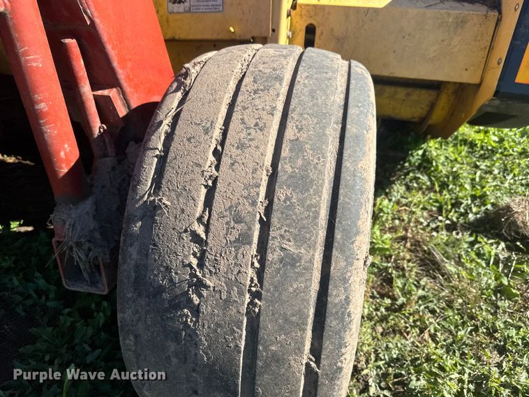 image for item NA9819 New Holland 16HS swather / windrower