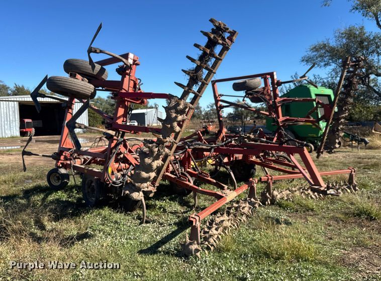 image for item NA9820 Sunflower Fallow-King 3040-28 sweep plow
