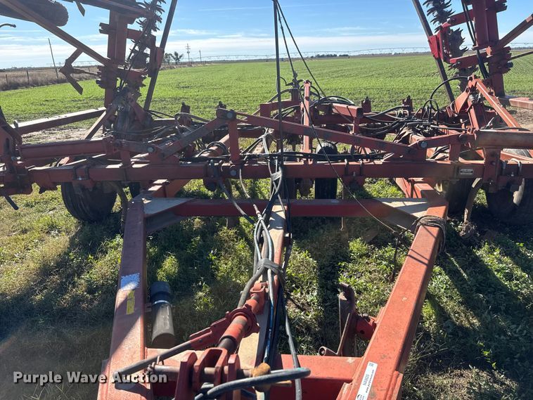image for item NA9820 Sunflower Fallow-King 3040-28 sweep plow