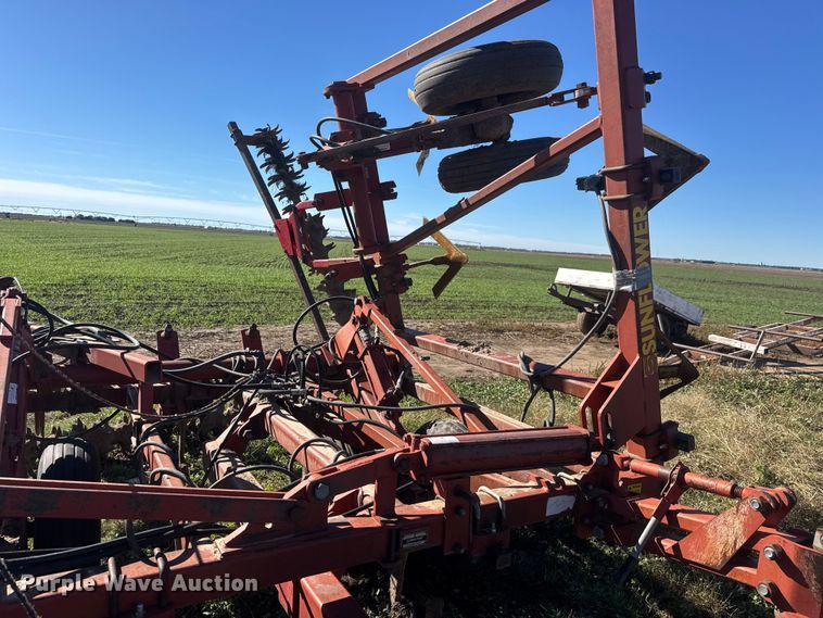 image for item NA9820 Sunflower Fallow-King 3040-28 sweep plow