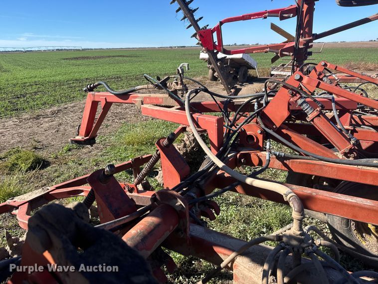 image for item NA9820 Sunflower Fallow-King 3040-28 sweep plow