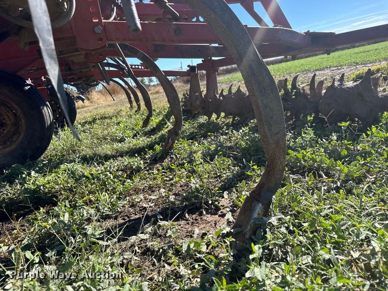 image for item NA9820 Sunflower Fallow-King 3040-28 sweep plow