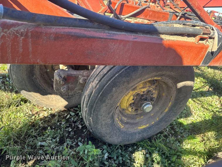 image for item NA9820 Sunflower Fallow-King 3040-28 sweep plow