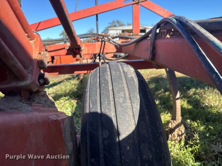 image for item NA9820 Sunflower Fallow-King 3040-28 sweep plow