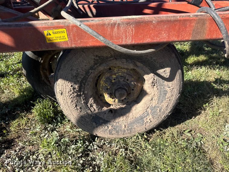 image for item NA9820 Sunflower Fallow-King 3040-28 sweep plow