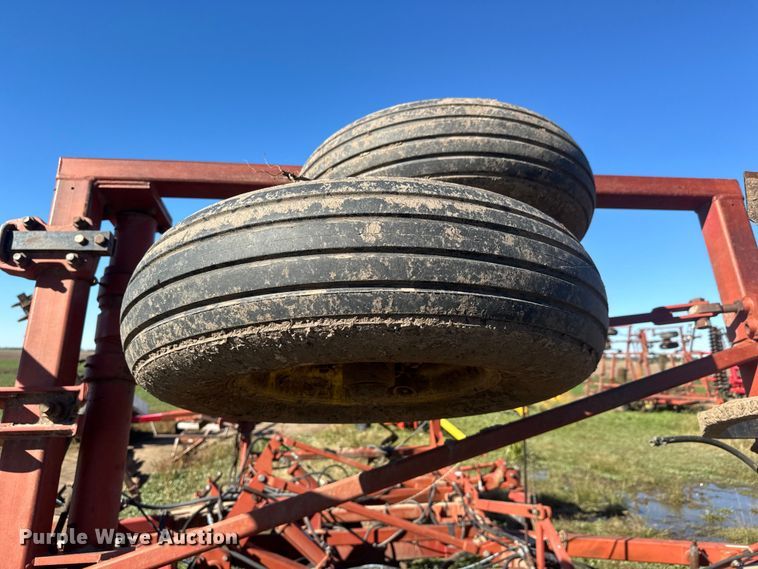 image for item NA9820 Sunflower Fallow-King 3040-28 sweep plow