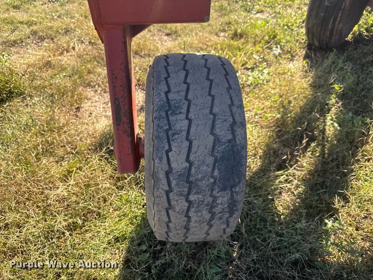 image for item NA9820 Sunflower Fallow-King 3040-28 sweep plow