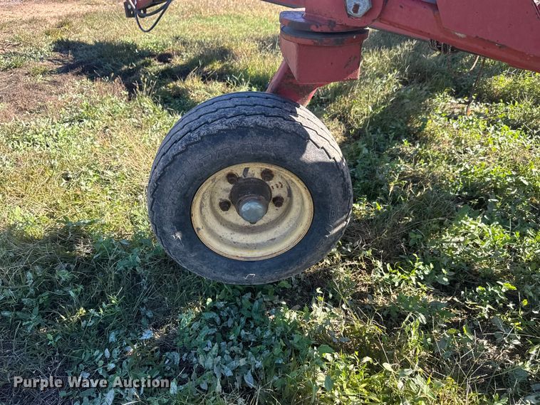 image for item NA9820 Sunflower Fallow-King 3040-28 sweep plow