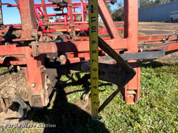 image for item NA9821 Sunflower 533127 field cultivator