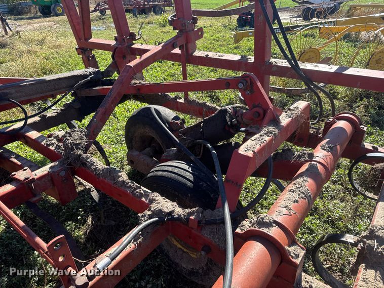 image for item NA9821 Sunflower 533127 field cultivator