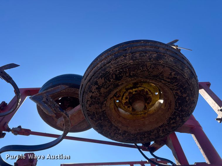 image for item NA9821 Sunflower 533127 field cultivator