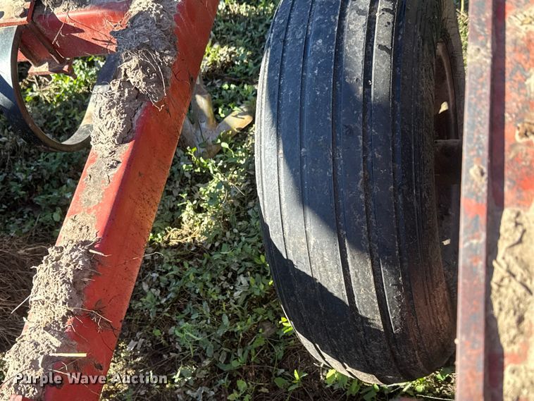 image for item NA9821 Sunflower 533127 field cultivator