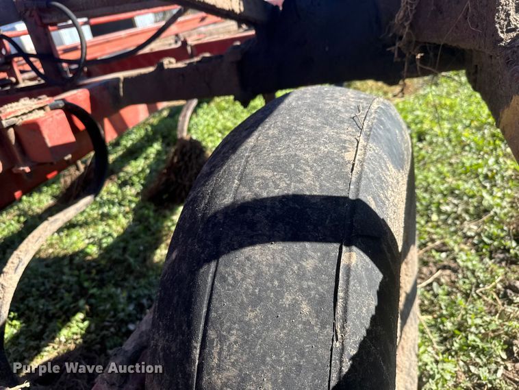 image for item NA9821 Sunflower 533127 field cultivator