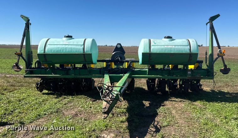 image for item NA9822 John Deere Max Emerge Plus planter