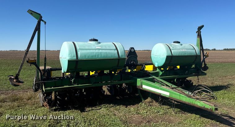 image for item NA9822 John Deere Max Emerge Plus planter