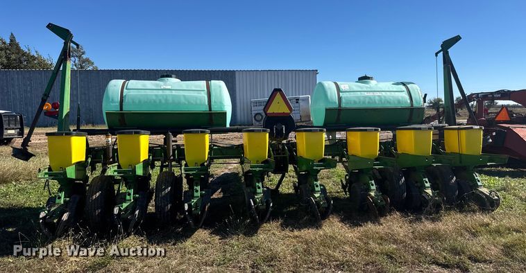 image for item NA9822 John Deere Max Emerge Plus planter