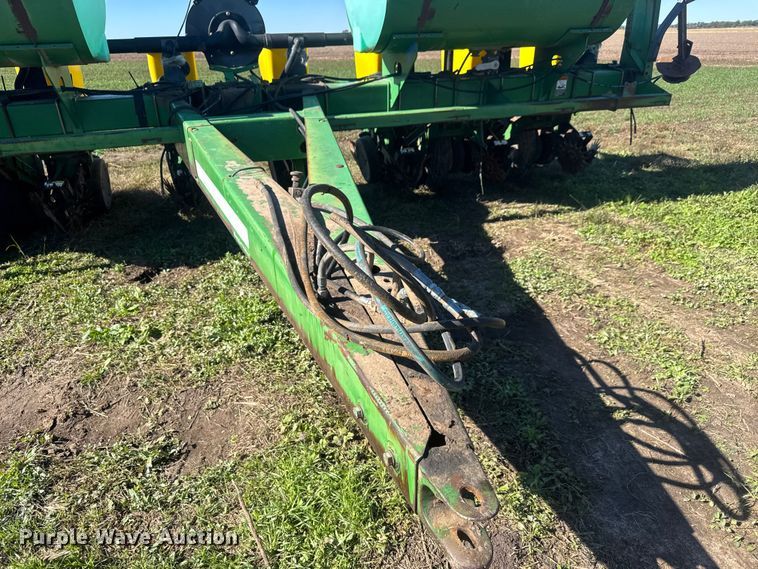 image for item NA9822 John Deere Max Emerge Plus planter