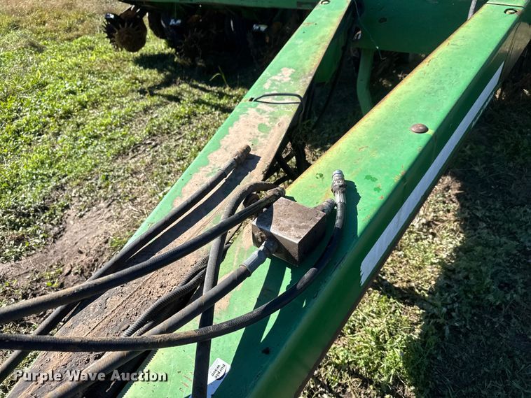 image for item NA9822 John Deere Max Emerge Plus planter