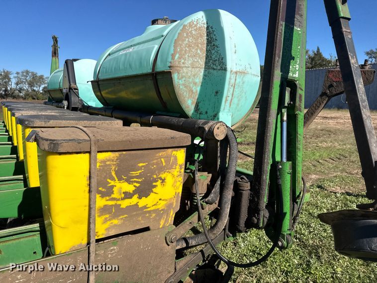 image for item NA9822 John Deere Max Emerge Plus planter
