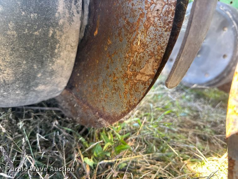 image for item NA9822 John Deere Max Emerge Plus planter