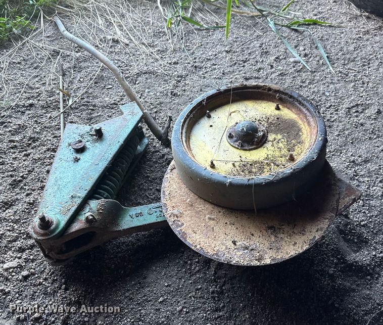 image for item NA9822 John Deere Max Emerge Plus planter