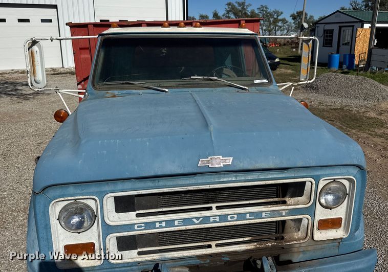 image for item NA9823 1972 Chevrolet C/50 grain truck