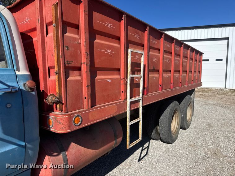 image for item NA9823 1972 Chevrolet C/50 grain truck