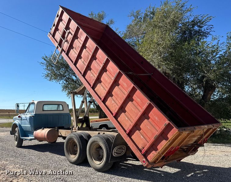 image for item NA9823 1972 Chevrolet C/50 grain truck