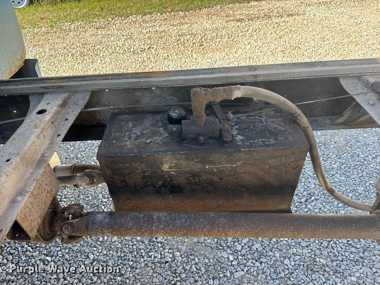 image for item NA9823 1972 Chevrolet C/50 grain truck