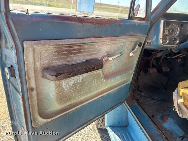 image for item NA9823 1972 Chevrolet C/50 grain truck