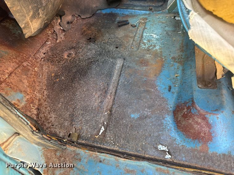 image for item NA9823 1972 Chevrolet C/50 grain truck