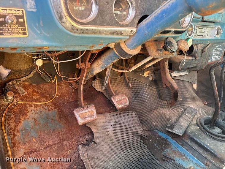 image for item NA9823 1972 Chevrolet C/50 grain truck