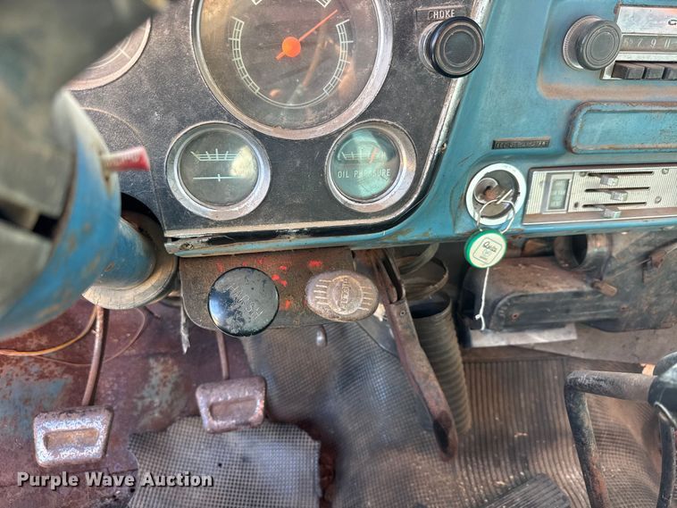 image for item NA9823 1972 Chevrolet C/50 grain truck