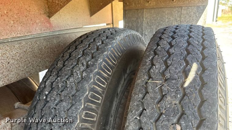 image for item NA9823 1972 Chevrolet C/50 grain truck